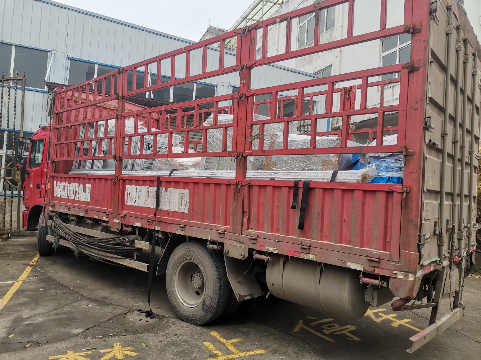 120米長流水線工作臺發(fā)往浙江湖州超威集團