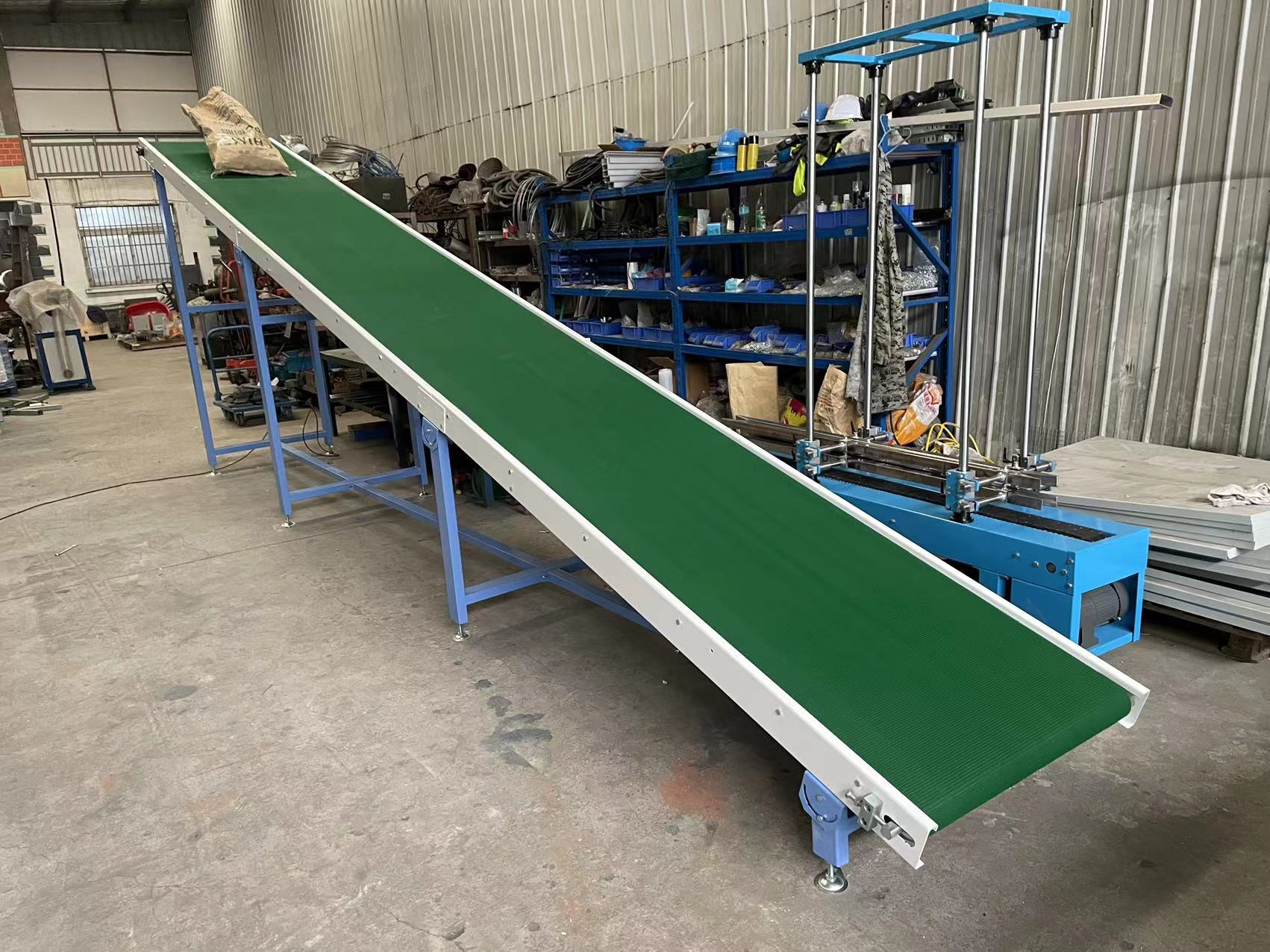 1臺爬坡皮帶機發(fā)往江蘇揚州豐尚集團