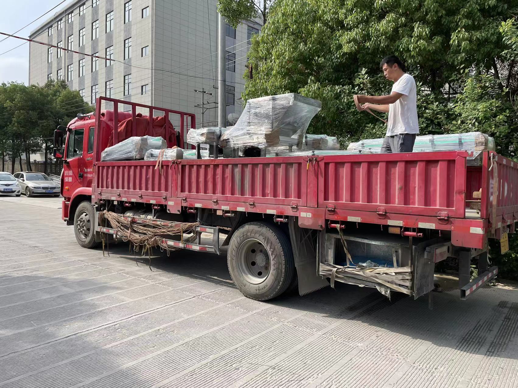 10臺輸送機發(fā)往合肥泰禾光電集團