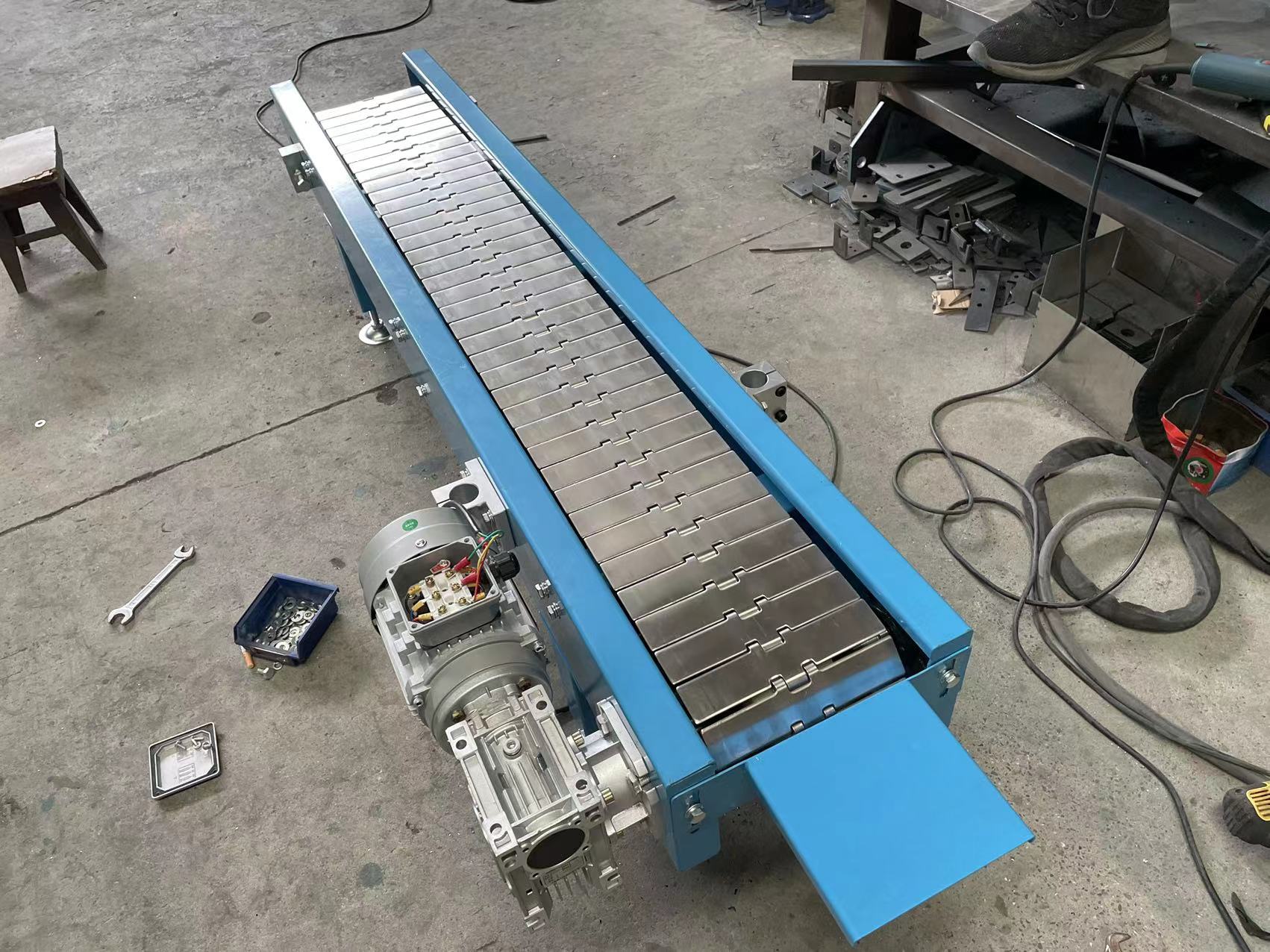 平頂鏈輸送機(jī)