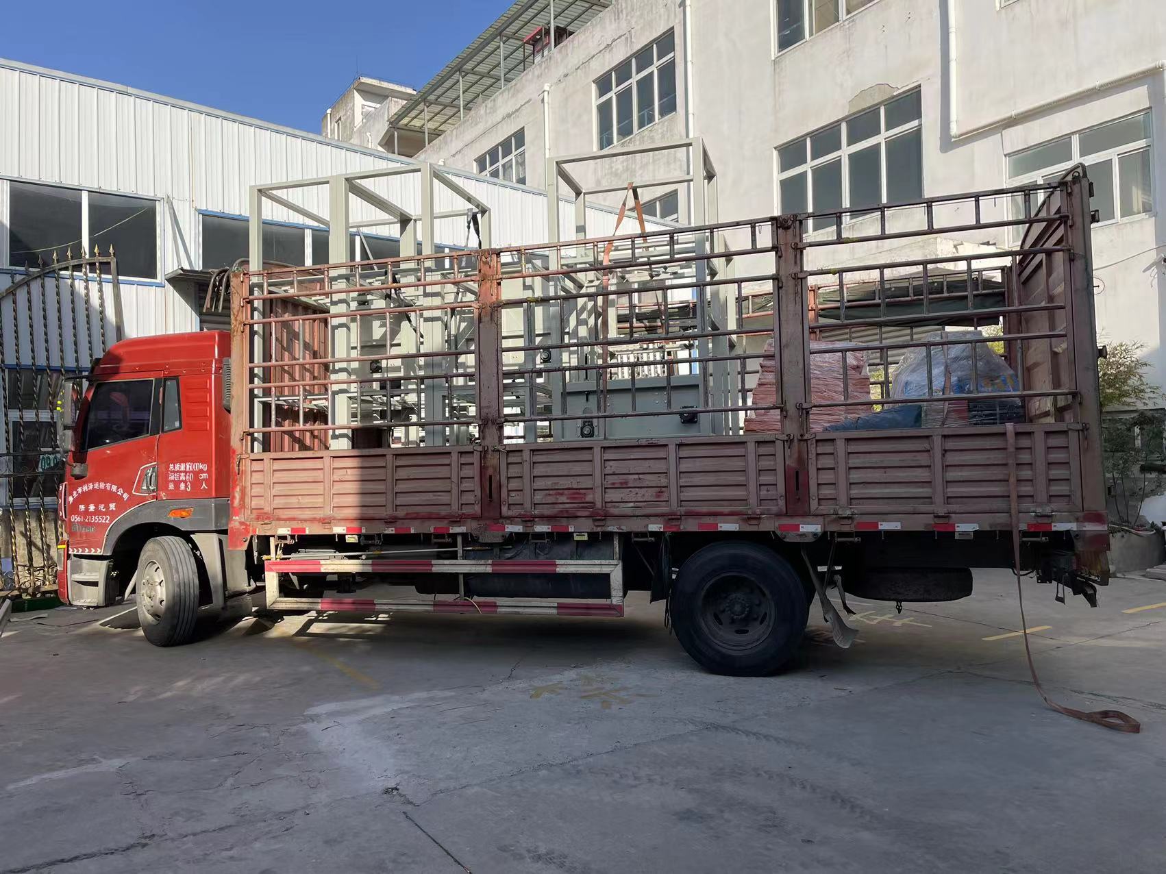 2臺連續(xù)式提升機發(fā)往杭州客戶現(xiàn)場