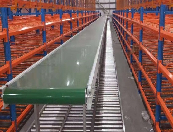 皮帶輸送機如何選擇相對應(yīng)的皮帶材質(zhì)