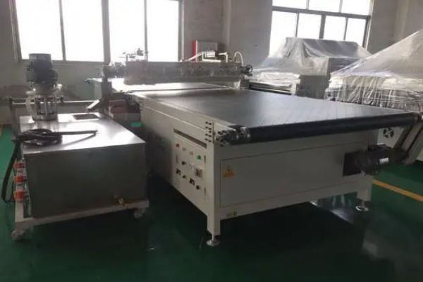 皮帶輸送機(jī)設(shè)置張緊裝置時(shí)應(yīng)遵循的原則