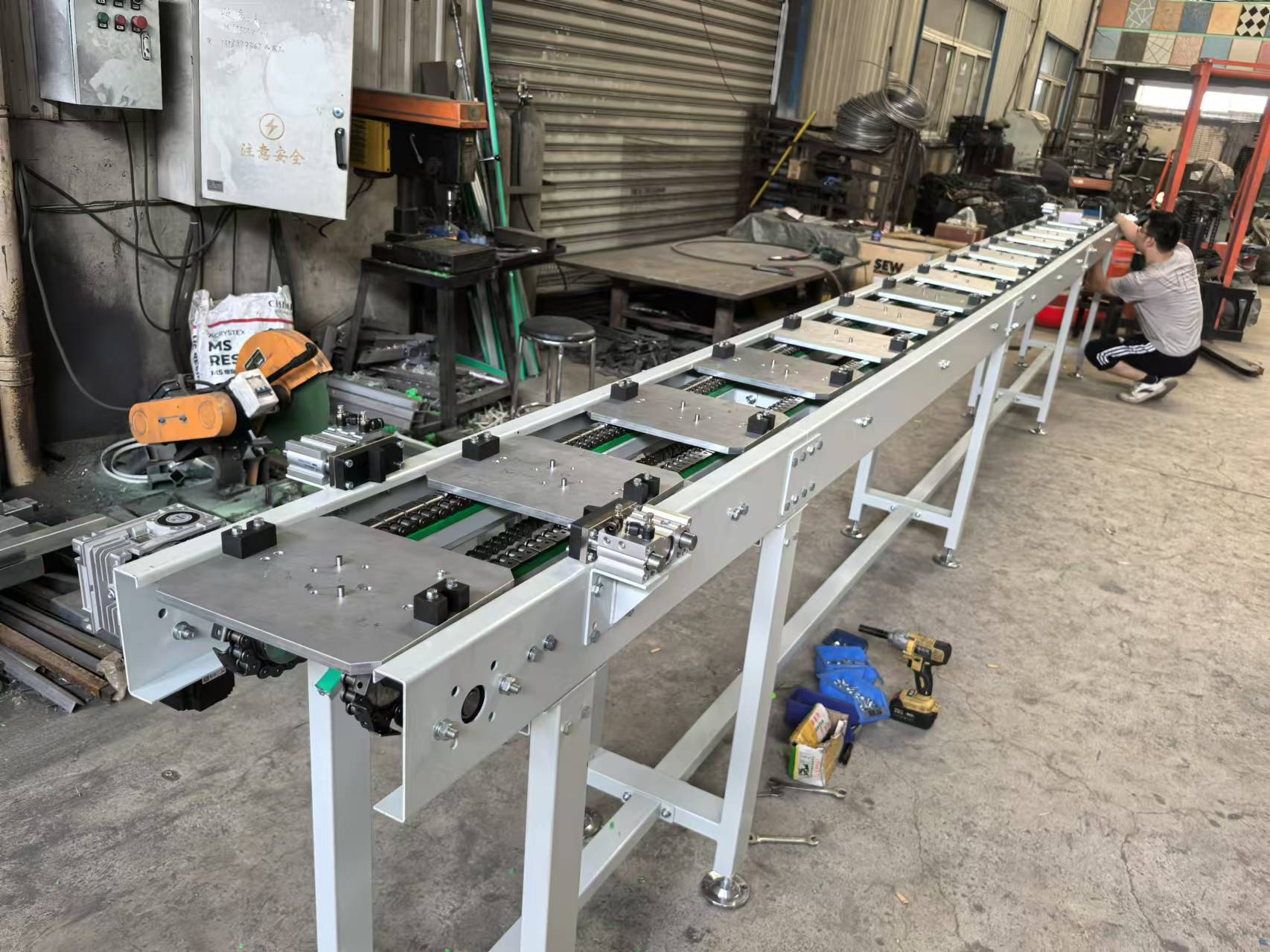 鏈板輸送機(jī)