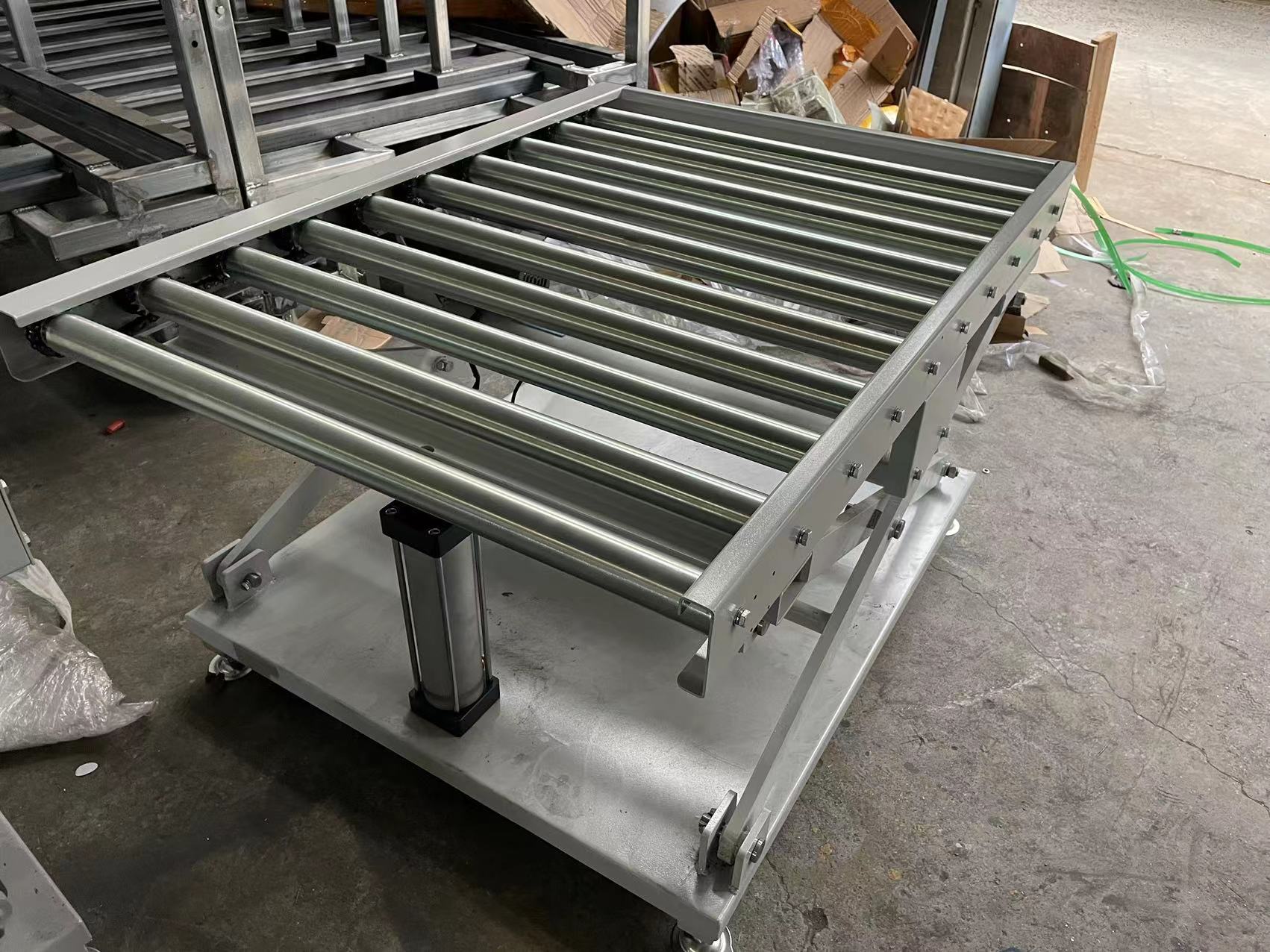 氣動(dòng)垂直升降機(jī)