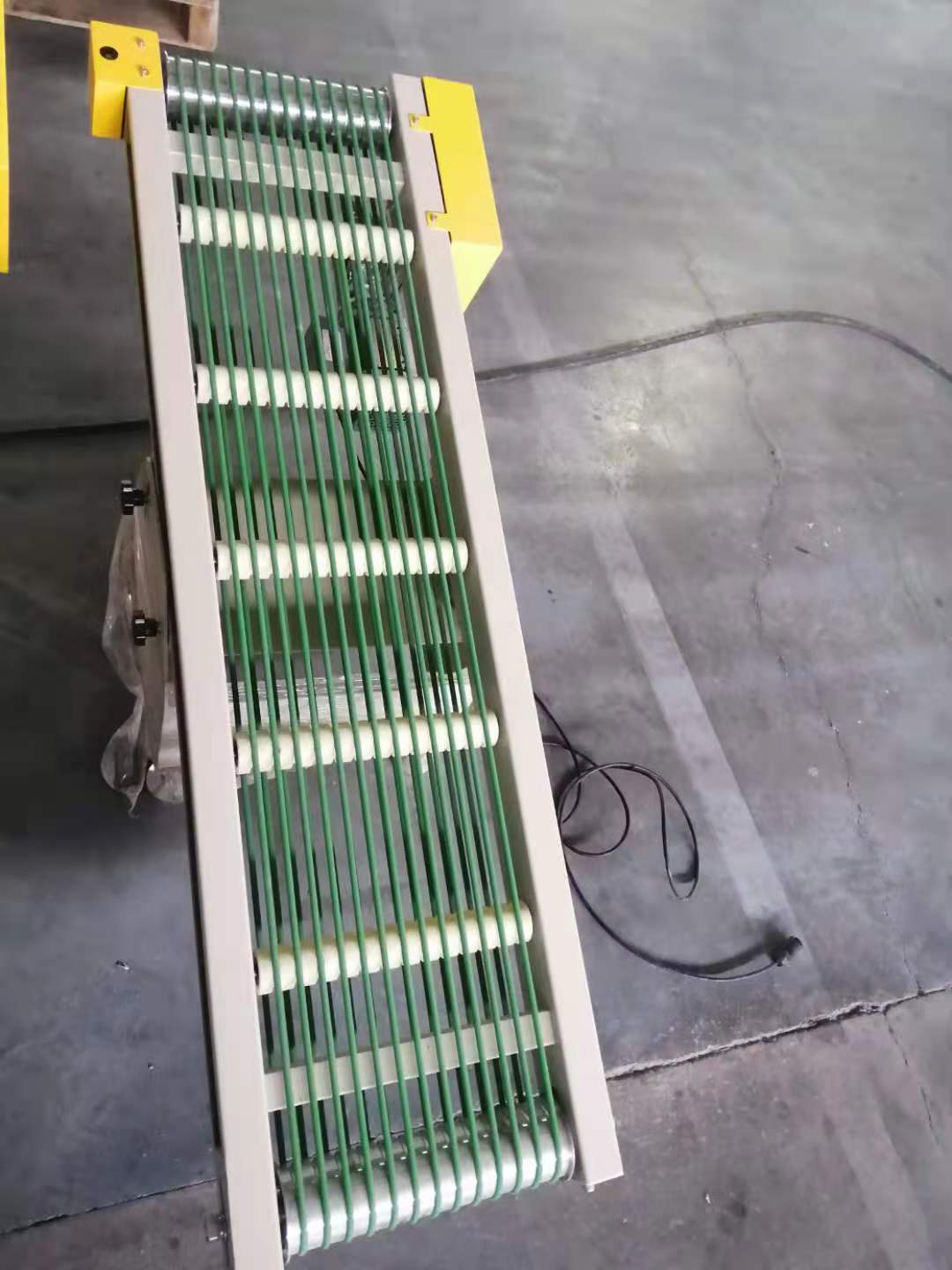 皮條輸送機(jī)